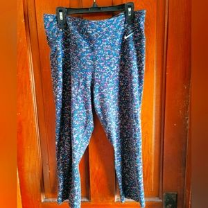Nike dri-fit Women's leggings Medium M